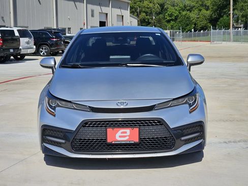 Used 2022 Toyota Corolla SE FWD image 2