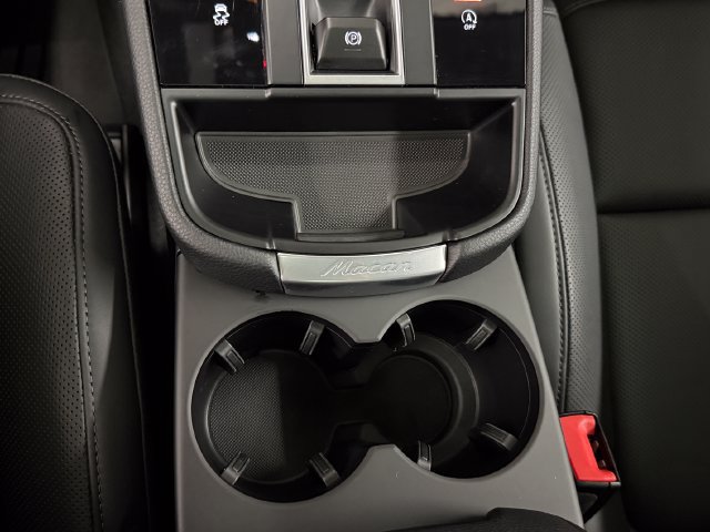 Certified 2026 Porsche Macan AWD/4WD image 20
