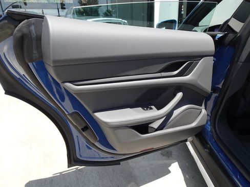 Used 2022 Porsche Taycan 4 Cross Turismo image 14