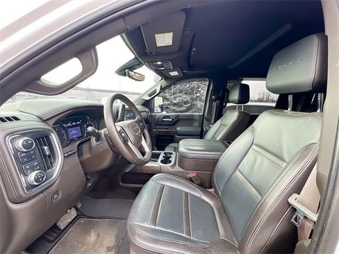 Used 2023 GMC Sierra 3500 Denali w/ Denali Ultimate Package image 9