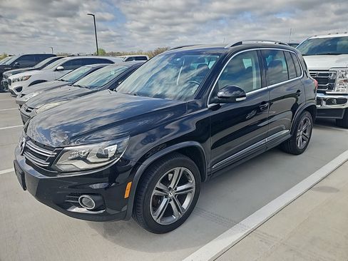 Used 2017 Volkswagen Tiguan Sport image 2