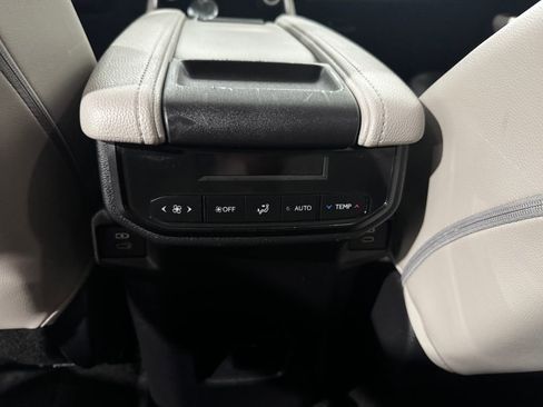 Used 2024 Toyota Grand Highlander AWD image 36