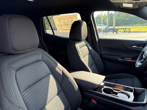 New 2025 Chevrolet Equinox LT image 11