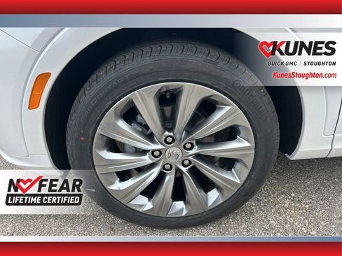 New 2025 Buick Envista Avenir image 17