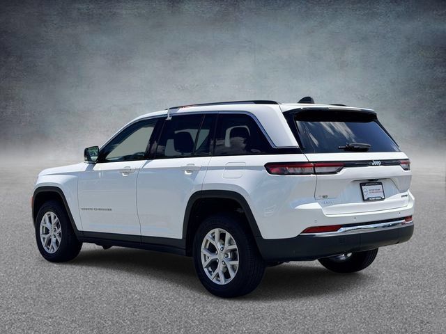 Used 2023 Jeep Grand Cherokee Limited AWD/4WD image 4