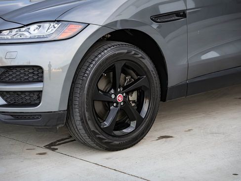 Used 2017 Jaguar F-PACE Prestige image 8