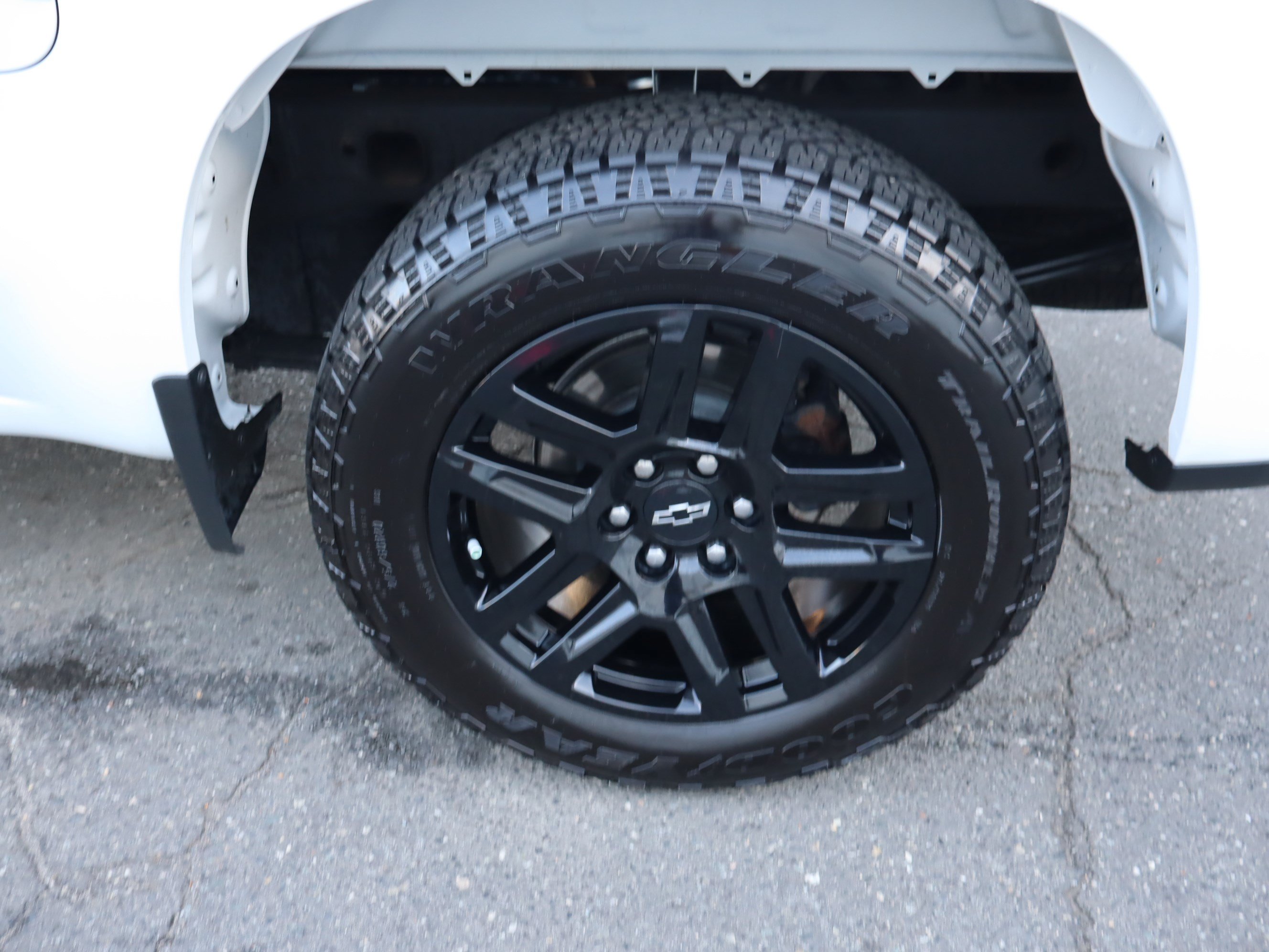 Used 2023 Chevrolet Silverado 1500 RST AWD/4WD image 37
