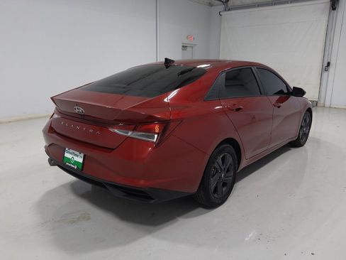 Used 2023 Hyundai Elantra SEL w/ Cargo Package FWD image 9