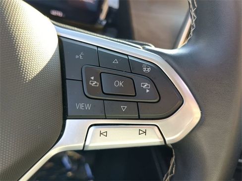 Certified 2024 Volkswagen Atlas SE image 29