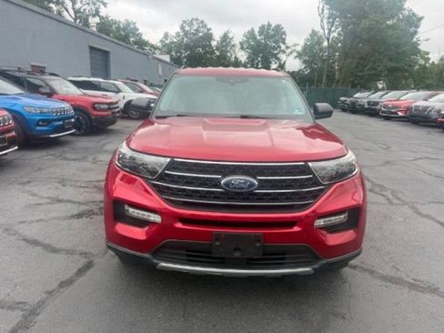 Used 2020 Ford Explorer XLT w/ Equipment Group 202A AWD/4WD image 9