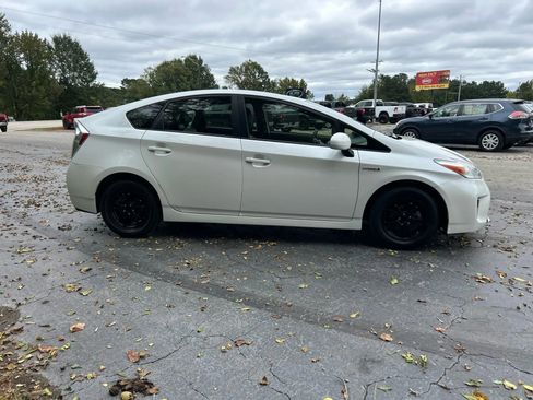 Used 2014 Toyota Prius Two image 6