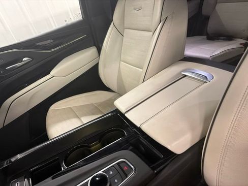 Used 2021 Cadillac Escalade Sport w/ LPO, Illumination Package RWD image 38