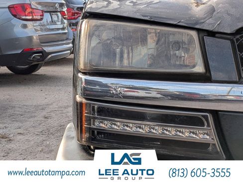 Used 2004 Chevrolet Avalanche Z66 w/ Preferred Equipment Group image 9