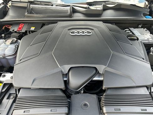 Used 2021 Audi Q8 Premium Plus AWD/4WD image 16