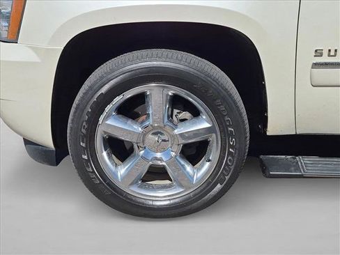 Used 2011 Chevrolet Suburban LTZ AWD/4WD image 26