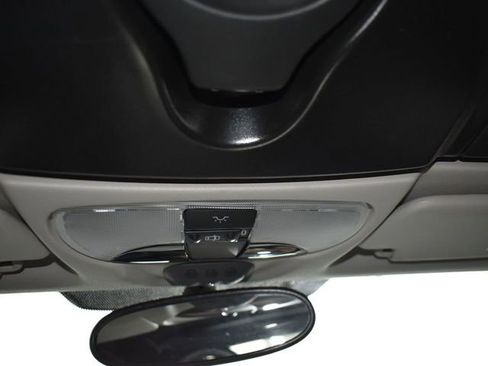 Used 2008 Chrysler Crossfire Limited image 24