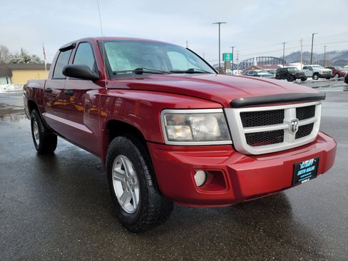 Used 2010 Dodge Dakota Big Horn image 3