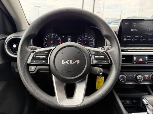Used 2023 Kia Forte LXS FWD image 17