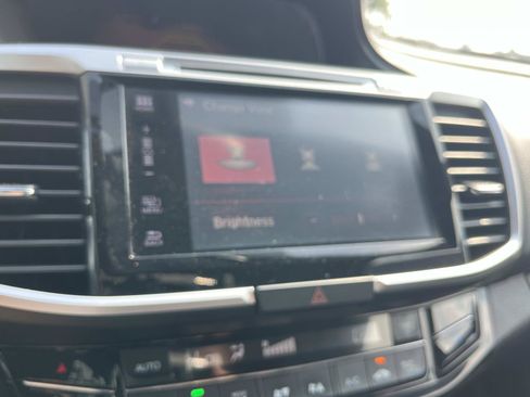 Used 2016 Honda Accord EX image 36