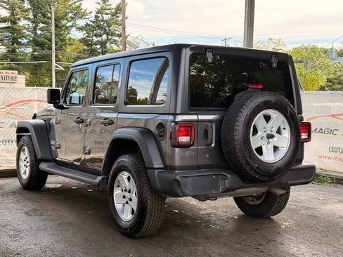 Used 2018 Jeep Wrangler Unlimited Sport S image 11
