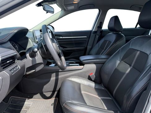 Used 2023 Nissan Altima 2.5 SR image 9