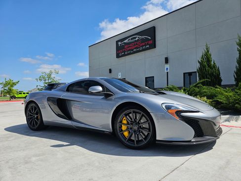 Used 2015 McLaren 650S Spider image 4