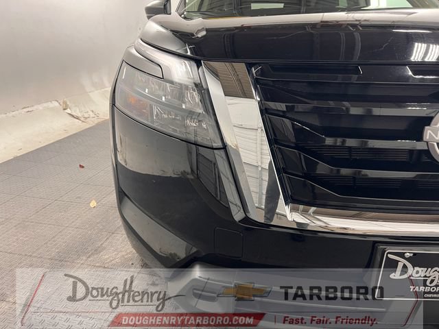 Used 2025 Nissan Pathfinder SV FWD image 11
