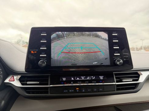 Used 2022 Toyota Sienna LE image 18