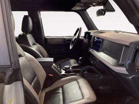 Used 2024 Ford Bronco Wildtrak image 15