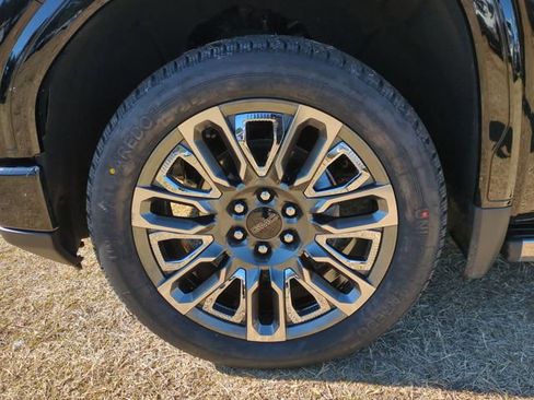 Used 2023 GMC Sierra 1500 Denali Ultimate image 10