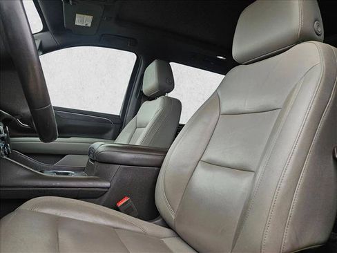 Used 2021 Chevrolet Suburban Z71 AWD/4WD image 14