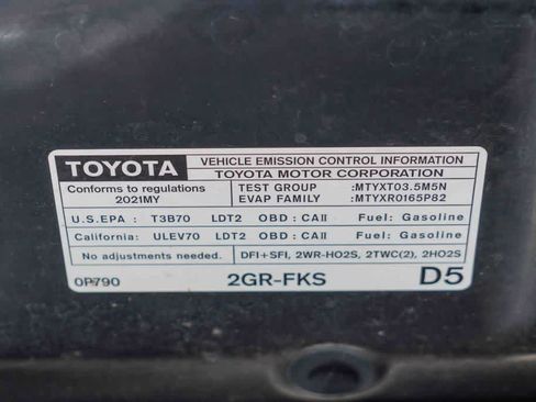 Used 2021 Toyota Tacoma TRD Off-Road w/ TRD Premium Off Road Package AWD/4WD image 27