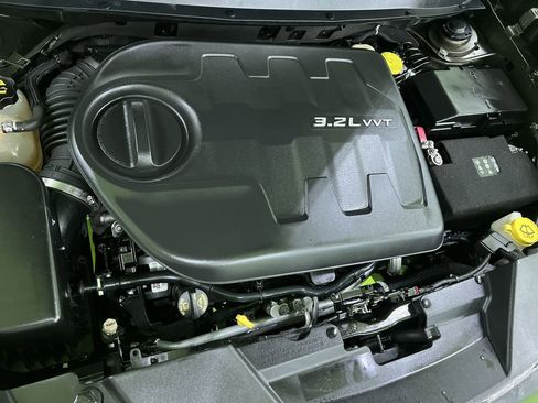 Used 2014 Jeep Cherokee Trailhawk w/ Comfort/Convenience Group AWD/4WD image 31