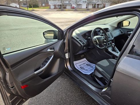 Used 2012 Ford Focus SE image 17