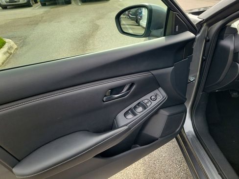 Used 2025 Nissan Sentra S FWD image 17