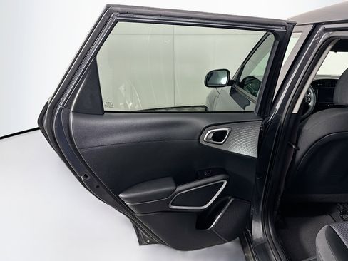 Used 2022 Kia Soul LX w/ Technology Package image 25