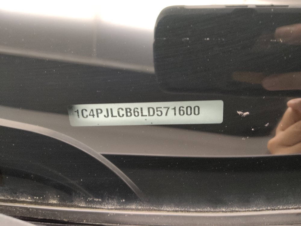Used 2020 Jeep Cherokee Latitude FWD image 33