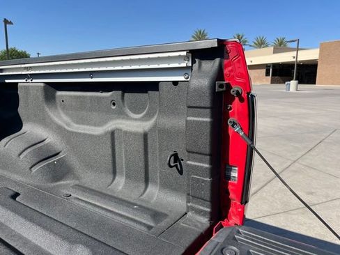 Used 2023 Nissan Titan PRO-4X w/ Pro-4x Convenience Package AWD/4WD image 9