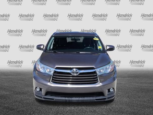 Used 2016 Toyota Highlander XLE image 3