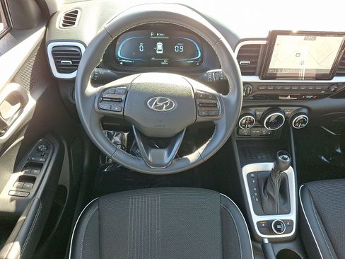 Certified 2024 Hyundai Venue Limited image 12