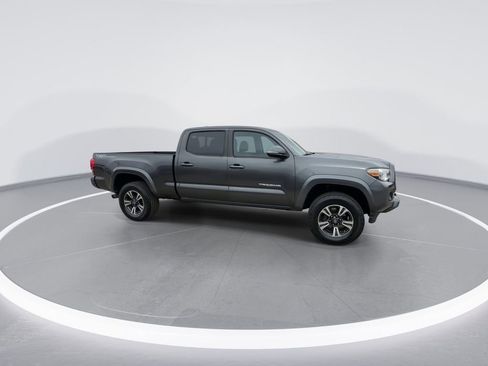 Used 2016 Toyota Tacoma TRD Sport w/ Towing Package image 17