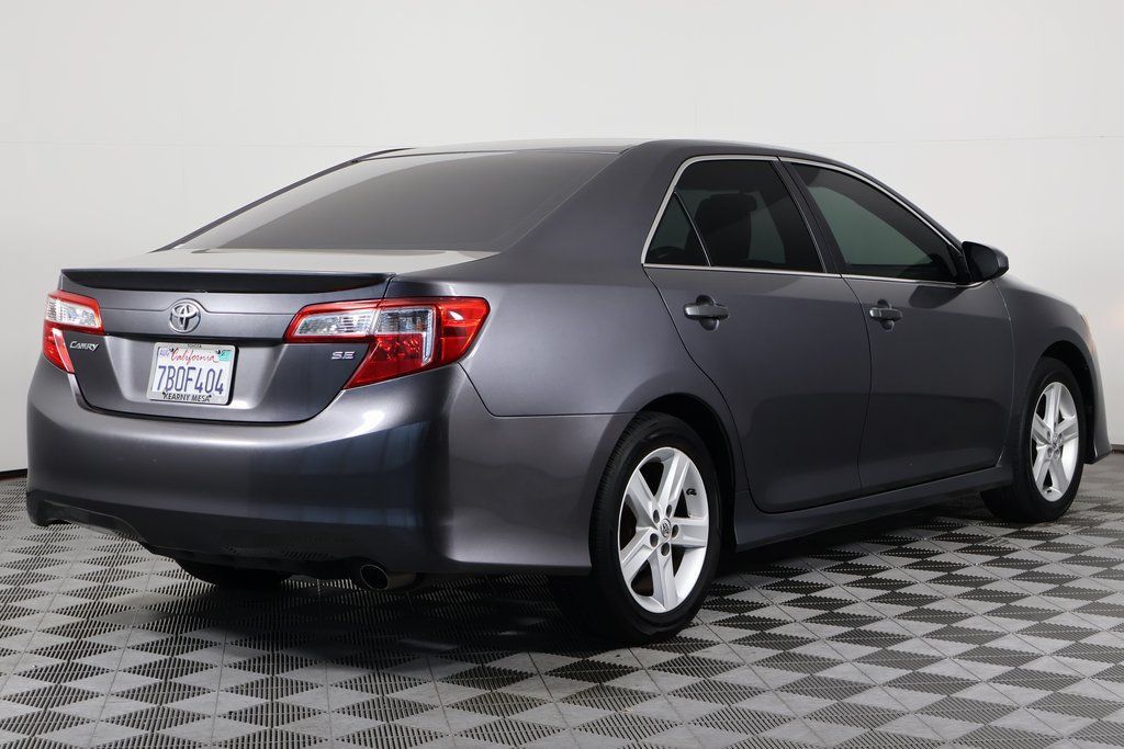 Used 2013 Toyota Camry SE FWD image 4
