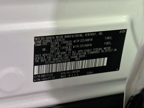 Used 2024 Toyota RAV4 SE image 39