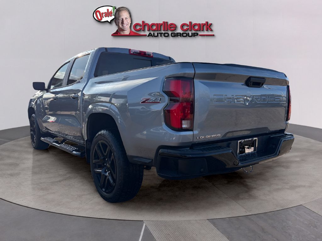 Used 2024 Chevrolet Colorado Z71 w/ Z71 Convenience Package 2 AWD/4WD image 3