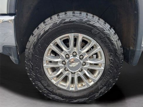 Used 2020 Chevrolet Silverado 2500 LTZ w/ LTZ Convenience Package AWD/4WD image 9