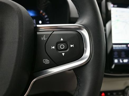 Used 2024 Volvo XC40 B5 Plus w/ Protection Package Premier AWD/4WD image 25