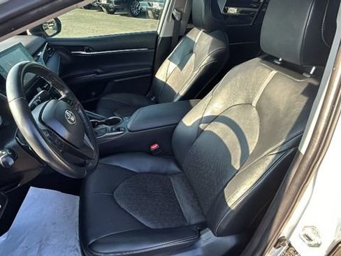 Used 2021 Toyota Camry XSE image 17