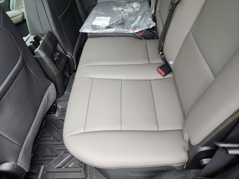 New 2026 Chevrolet Colorado ZR2 w/ Technology Package image 15