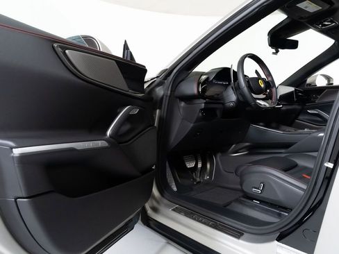 Used 2024 Ferrari Purosangue AWD/4WD image 23
