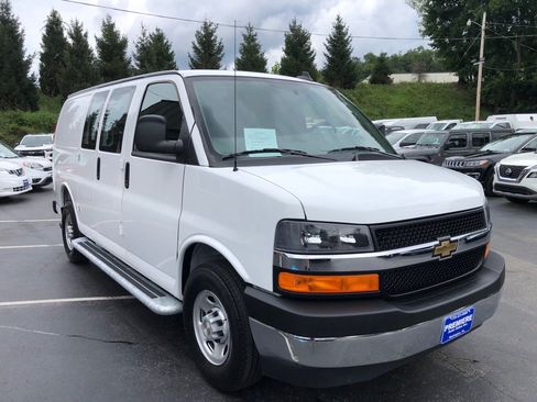 Used 2025 Chevrolet Express 2500 w/ Driver Convenience Package RWD image 8